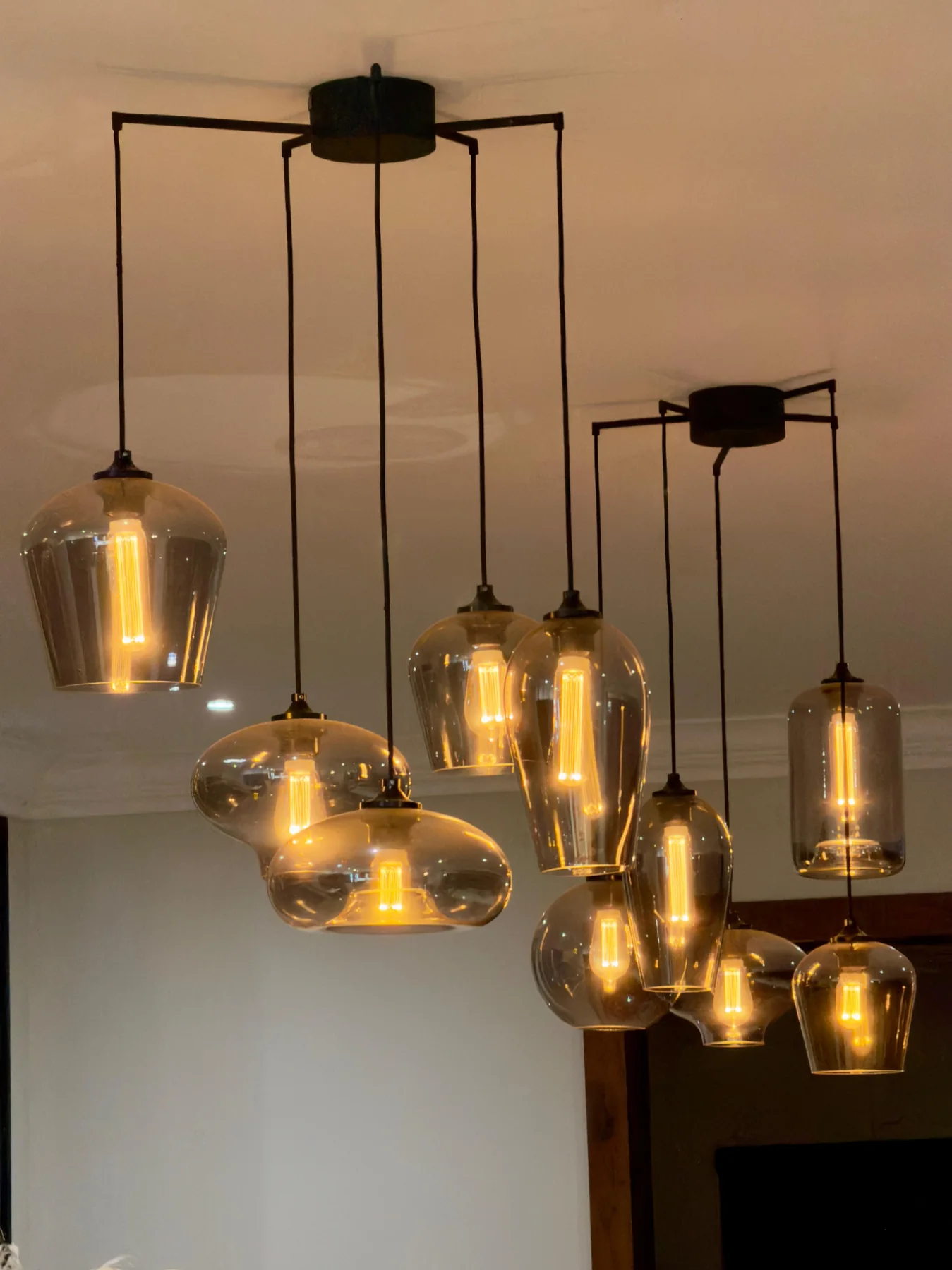 Sculptural pendant lighting feature